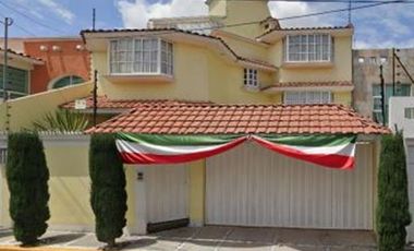 Casa En Venta En Cda. Fresnos 6, Mz 009, Casa Blanca, Metepec, Estado De México