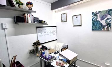 OFICINA EN VENTA DE 126 M2, CUENTA CON SIETE CUBICULOS EN LA COL. PORTALES SUR