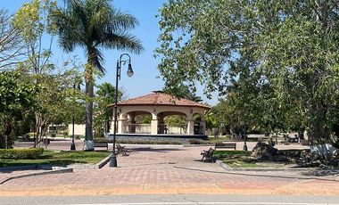 Casa en venta, fraccionamiento con alberca, jardin y vigilancia las 24 horas