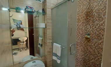 En Machala En Venta Linda Casa en Urbanización Privada con 3 dormitorios y en P.B. Estudio o Dormitorio pequeño
