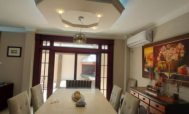 En Machala En Venta Linda Casa en Urbanización Privada con 3 dormitorios y en P.B. Estudio o Dormitorio pequeño