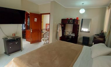 En Machala En Venta Linda Casa en Urbanización Privada con 3 dormitorios y en P.B. Estudio o Dormitorio pequeño