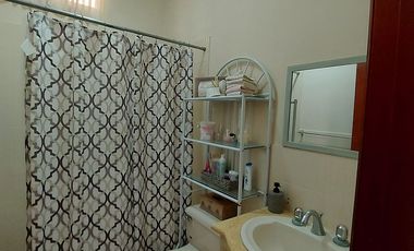 En Machala En Venta Linda Casa en Urbanización Privada con 3 dormitorios y en P.B. Estudio o Dormitorio pequeño