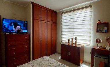 En Machala En Venta Linda Casa en Urbanización Privada con 3 dormitorios y en P.B. Estudio o Dormitorio pequeño