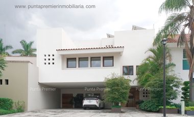Casa de Lujo en Renta en Lomas Del Valle Amueblada Zona Andares Zapopan