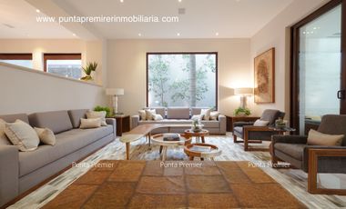 Casa de Lujo en Renta en Lomas Del Valle Amueblada Zona Andares Zapopan