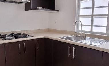 Casa en renta el Fraccionamiento Villas del Campo en Calimaya, Estado de México, modelo Tahoe con ampliación en privada