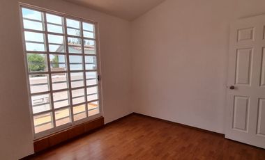 Casa en renta el Fraccionamiento Villas del Campo en Calimaya, Estado de México, modelo Tahoe con ampliación en privada