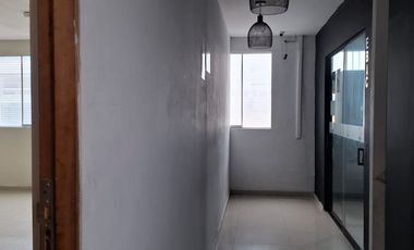 Amplio Local Comercial Ideal Para Oficinas – Empresas - Academias Entre Otros. CERCA DE TODO, COMERCIOS, BANCOS, FACIL ACCESO A TRANSPORTE PUBLICO