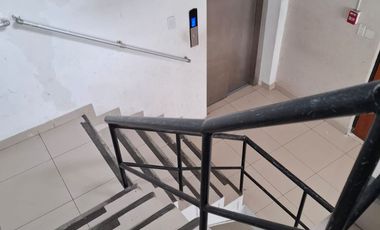 Amplio Local Comercial Ideal Para Oficinas – Empresas - Academias Entre Otros. CERCA DE TODO, COMERCIOS, BANCOS, FACIL ACCESO A TRANSPORTE PUBLICO