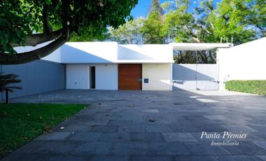 Casa de Lujo en Renta con Alberca Lomas del Valle Zona Andares Zapopan Puerta de Hierro