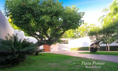 Casa de Lujo en Renta con Alberca Lomas del Valle Zona Andares Zapopan Puerta de Hierro