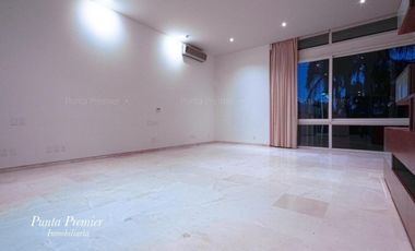Casa de Lujo en Renta con Alberca Lomas del Valle Zona Andares Zapopan Puerta de Hierro