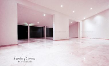 Casa de Lujo en Renta con Alberca Lomas del Valle Zona Andares Zapopan Puerta de Hierro