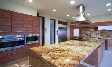 Casa de Lujo en Renta con Alberca Lomas del Valle Zona Andares Zapopan Puerta de Hierro