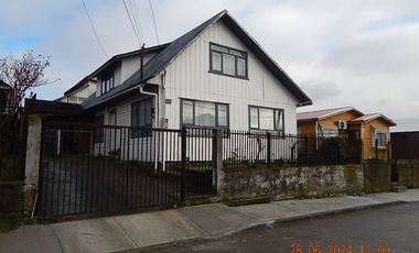 Propiedad dos casas y un departamento en Techo para todos