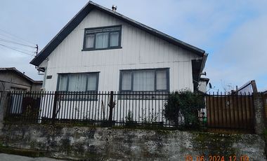 Propiedad dos casas y un departamento en Techo para todos