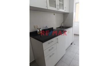 ¡Atencion!, Venta De Acogedor Departamento En Condominio Andalucia, A Unas Cuadras De Av. Metropolitana I, En Piso 7