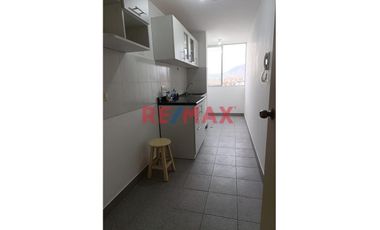 ¡Atencion!, Venta De Acogedor Departamento En Condominio Andalucia, A Unas Cuadras De Av. Metropolitana I, En Piso 7
