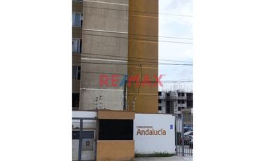 ¡Atencion!, Venta De Acogedor Departamento En Condominio Andalucia, A Unas Cuadras De Av. Metropolitana I, En Piso 7