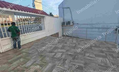 VENDO CASA EN LA COLONIA LUIS ECHEVERRIA, A UN LADO DEL HOTEL PLAYA DE ORO VERACRUZ