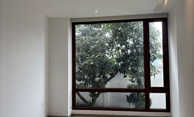 SUITE DE RENTA, EN CUMBAYA, CON PATIO Y PERGOLA
