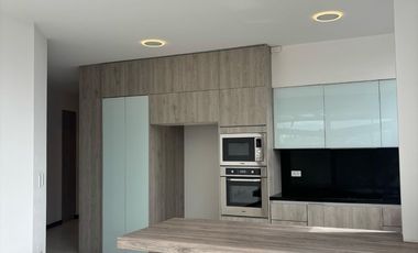 SUITE DE RENTA, EN CUMBAYA, CON PATIO Y PERGOLA