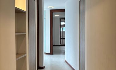SUITE DE RENTA, EN CUMBAYA, CON PATIO Y PERGOLA