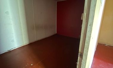 4 Casa en terreno de 213 Mts. Aprox. Cercana a Avda. José Miguel Carrera, Paradero 38 de Gran Avenida.