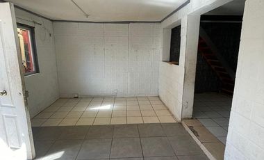 4 Casa en terreno de 213 Mts. Aprox. Cercana a Avda. José Miguel Carrera, Paradero 38 de Gran Avenida.