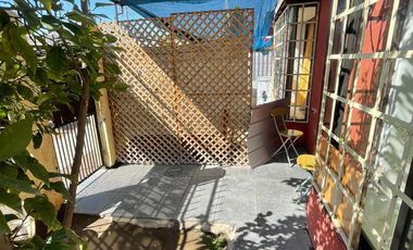 4 Casa en terreno de 213 Mts. Aprox. Cercana a Avda. José Miguel Carrera, Paradero 38 de Gran Avenida.