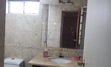 4 Casa en terreno de 213 Mts. Aprox. Cercana a Avda. José Miguel Carrera, Paradero 38 de Gran Avenida.