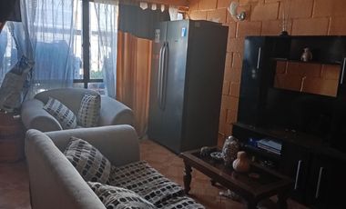 Venta Casa de 2 Pisos con Local Comercial en Pudahuel Sur