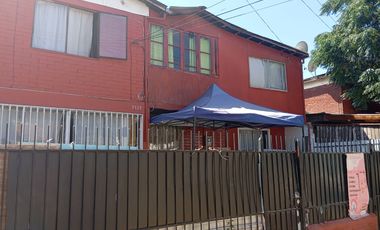 Venta Casa de 2 Pisos con Local Comercial en Pudahuel Sur