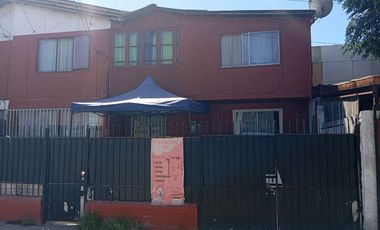 Venta Casa de 2 Pisos con Local Comercial en Pudahuel Sur