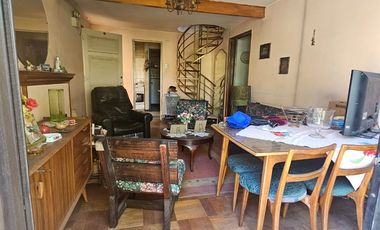 Venta de Cómoda Casa en Avenida Principal
