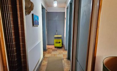 Venta de Cómoda Casa en Avenida Principal