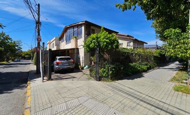Venta de Cómoda Casa en Avenida Principal