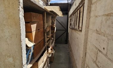 Venta de Cómoda Casa en Avenida Principal
