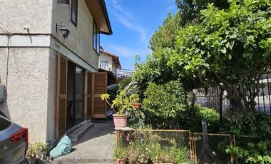 Venta de Cómoda Casa en Avenida Principal