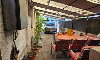 Venta de Cómoda Casa en Avenida Principal