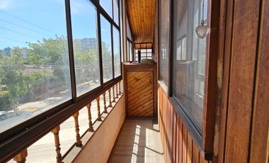 Venta de Cómoda Casa en Avenida Principal