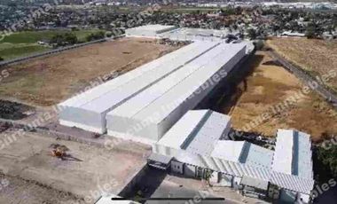 Gran Oportunidad! Bodega de 7630 m² con Racks y Oficinas en Santa Rosa Plan de Ayala, León, Gto