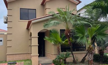 Venta Casa en Ciudad Celeste Samborondón - 4 dormitorios - C349