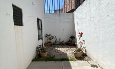 CASA EN VENTA UBICADA EN ALCALDE, LAGOS DE MORELOS