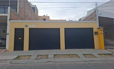 CASA EN VENTA UBICADA EN ALCALDE, LAGOS DE MORELOS