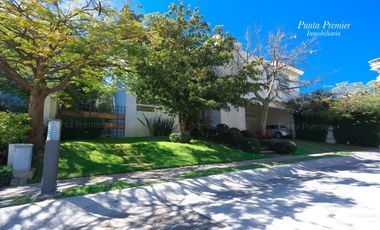 Casa en Renta en Colinas San Javier de Lujo Zona Andares Zapopan