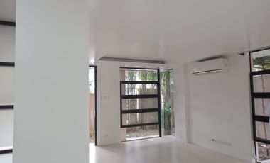 Ayala Alabang 3-storey Modern house for Rent Alabang Muntinlupa