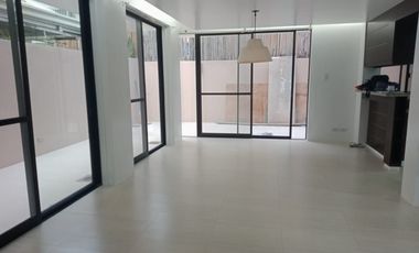 Ayala Alabang 3-storey Modern house for Rent Alabang Muntinlupa