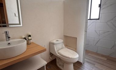 CASA EN VENTA CERCA DE PLAZA SAN DIEGO